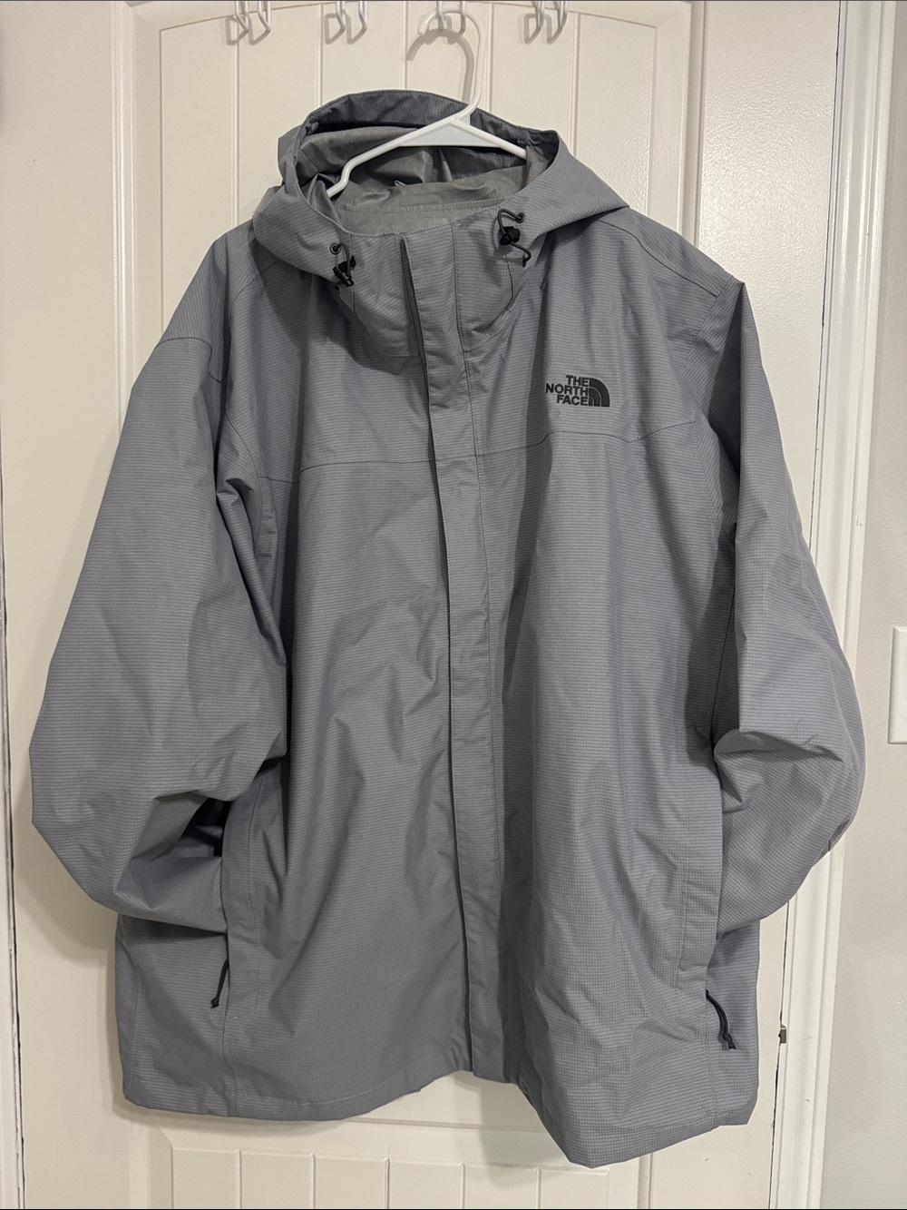 The North Face Men's Light Gray Hooded Raincoat